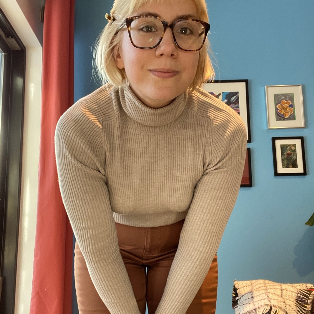 Meet your Posher, Mia